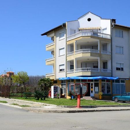 Kirovi House - Guest Rooms تساريفو المظهر الخارجي الصورة