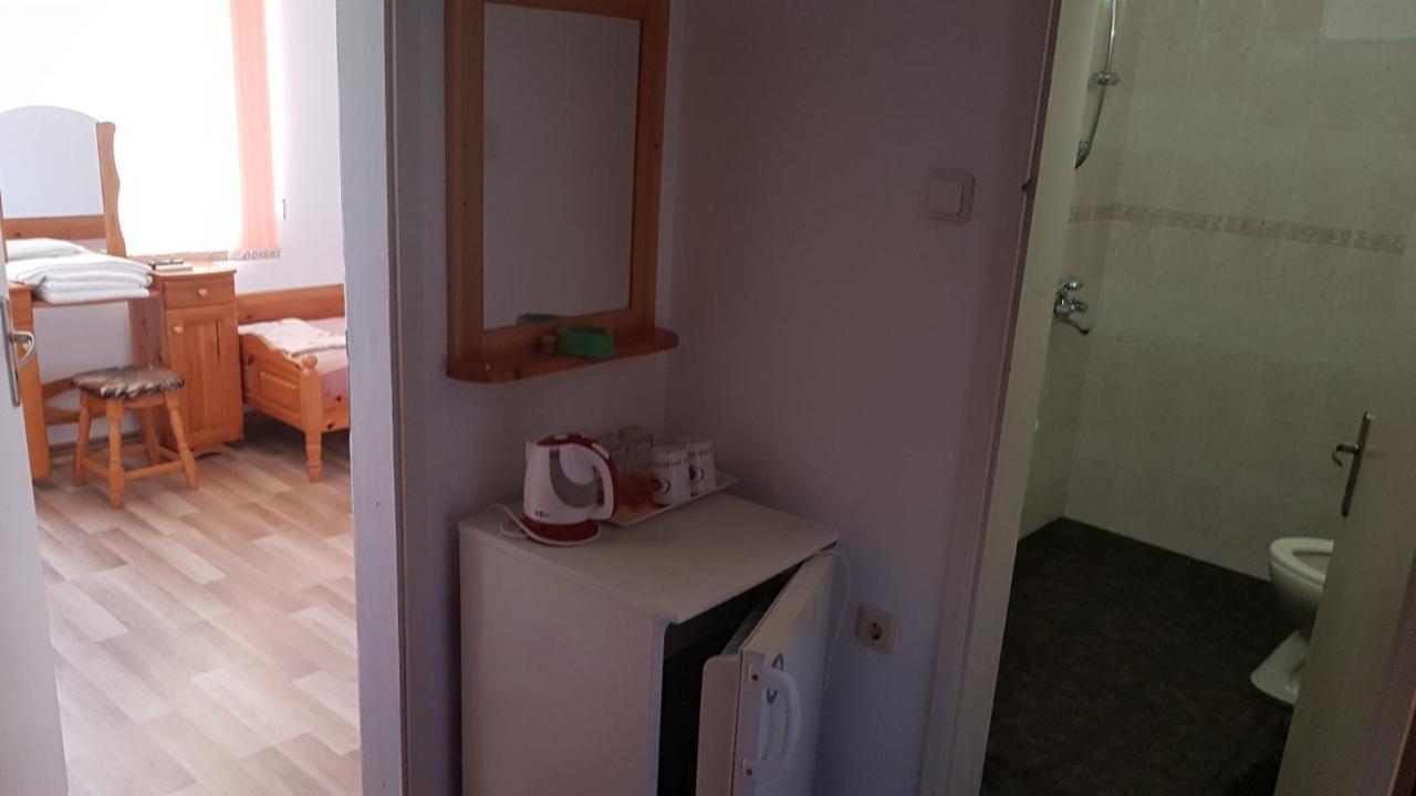 Kirovi House - Guest Rooms تساريفو المظهر الخارجي الصورة