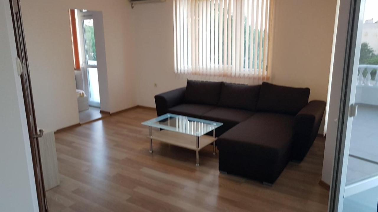Kirovi House - Guest Rooms تساريفو المظهر الخارجي الصورة