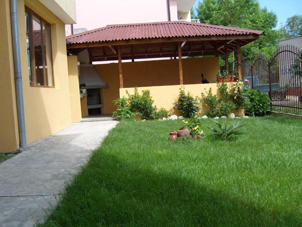 Kirovi House - Guest Rooms تساريفو المظهر الخارجي الصورة